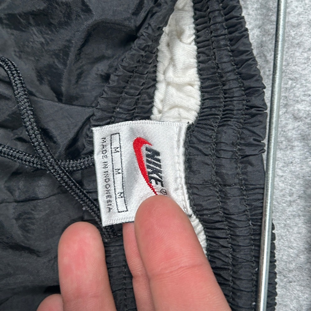 Vintage Nike Track Pants Mens M Black Windbreaker Joggers Swoosh Logo Baggy 90s - Picture 6 of 16